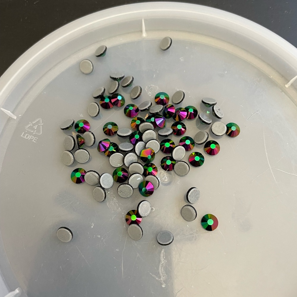 Unopened Bag of ss20 Hematite AB Rhinestones - Picture 3 of 3